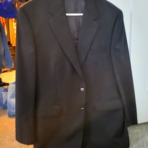 Button lapel suit coat